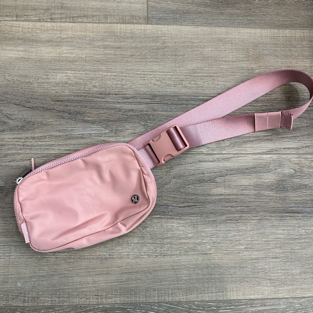 Lululemon Everywhere Belt Bag Pink Blush